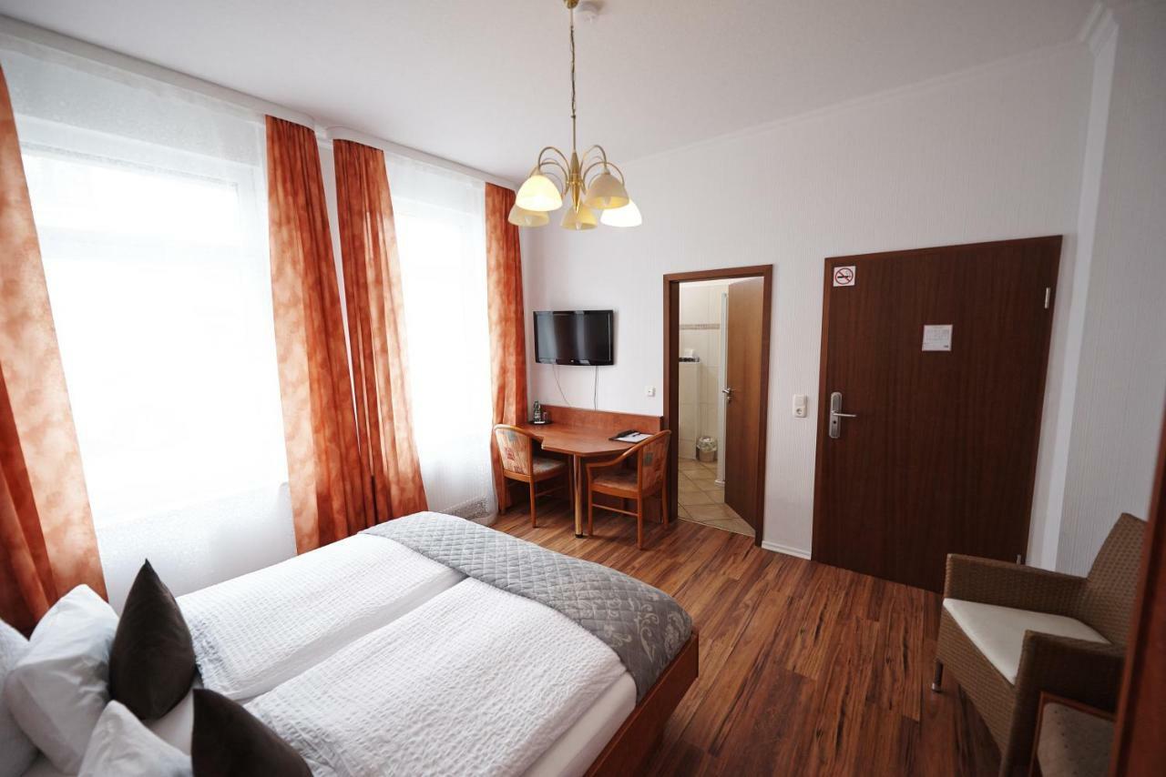 Hotel Wurster Kroog Бремерхафен Экстерьер фото