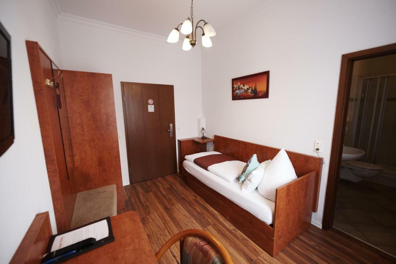 Hotel Wurster Kroog Бремерхафен Экстерьер фото